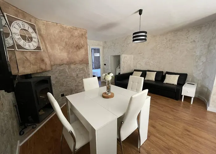 El Bosque De Los Romanos 아파트 *